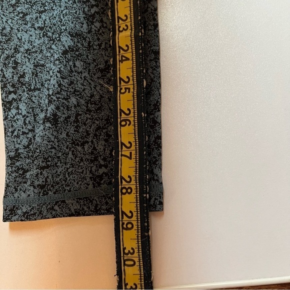 Blue Black Textures Ankle Length Athletic Workout Leggings with pockets Large - Picture 6 of 6
